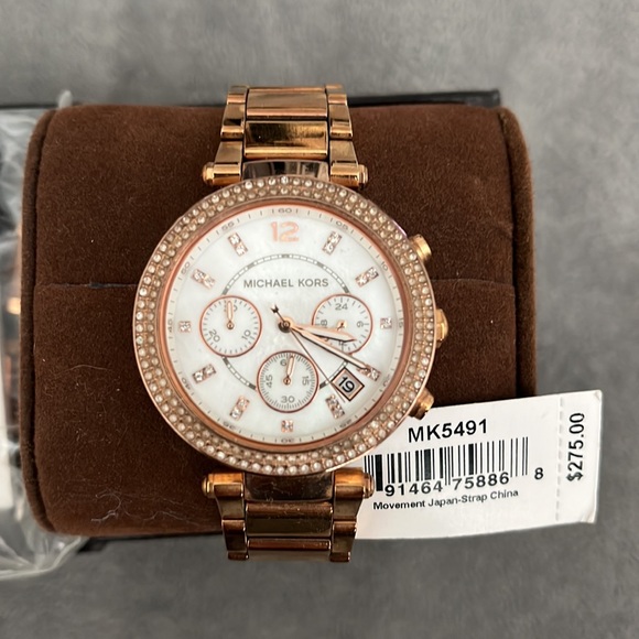 Michael Kors Rose Gold Watch - Picture 2 of 2